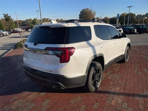 2023 GMC Acadia AT4