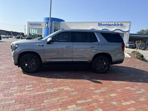 Sterling 2023 GMC Yukon SLT