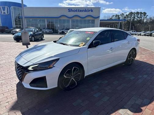 2023 Nissan Altima 2.5 SR