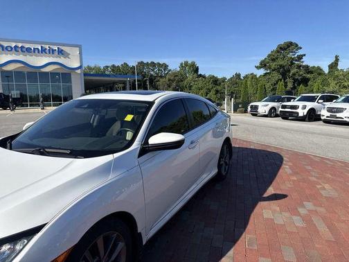 White 2019 Honda Civic EX-L