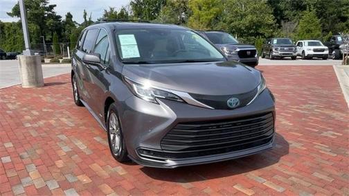 2021 Toyota Sienna LE