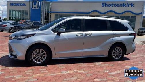 2022 Toyota Sienna XLE