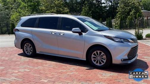 2022 Toyota Sienna XLE