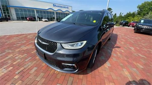 2021 Chrysler Pacifica Touring-L