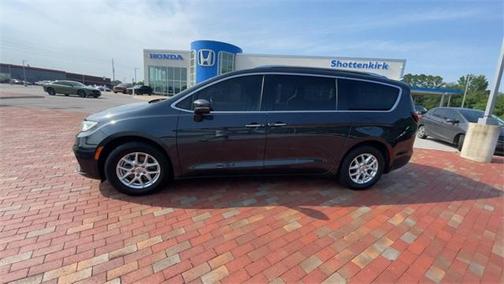 2021 Chrysler Pacifica Touring-L