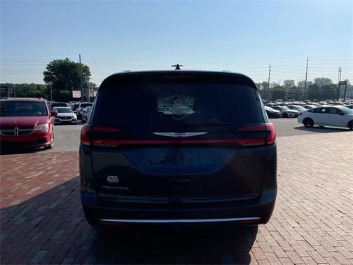 2021 Chrysler Pacifica Touring-L