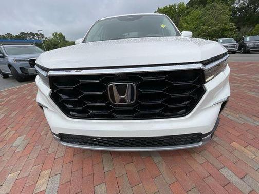 White 2023 Honda Pilot Elite