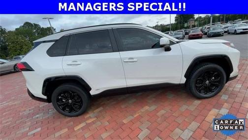 2022 Toyota RAV4 Hybrid SE