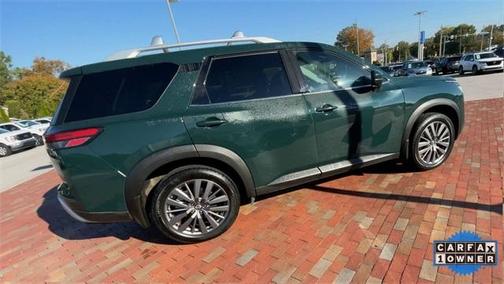 2022 Nissan Pathfinder SL