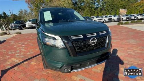 2022 Nissan Pathfinder SL