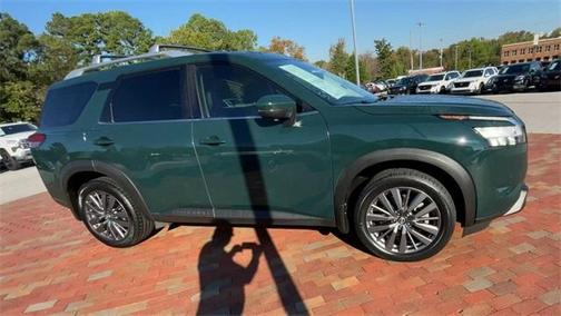 2022 Nissan Pathfinder SL
