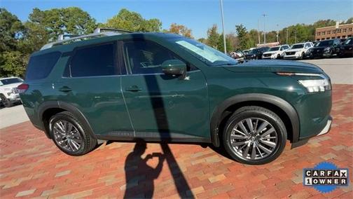 2022 Nissan Pathfinder SL