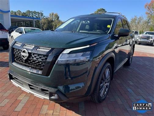 2022 Nissan Pathfinder SL