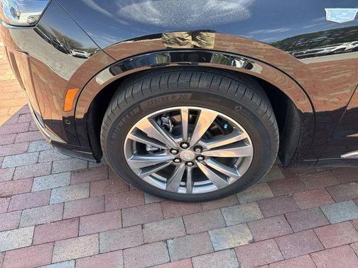 Stellar Black Metallic 2021 Cadillac XT6 Premium Luxury FWD