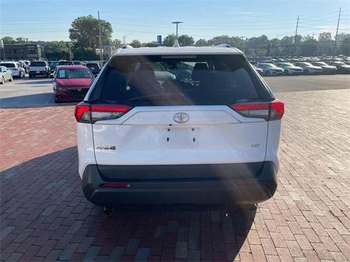 2020 Toyota RAV4 LE