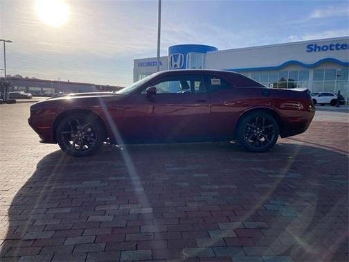 2022 Dodge Challenger SXT
