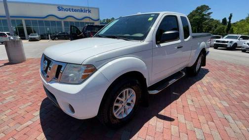 Glacier White 2017 Nissan Frontier SV-I4