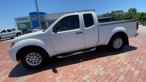 Glacier White 2017 Nissan Frontier SV-I4