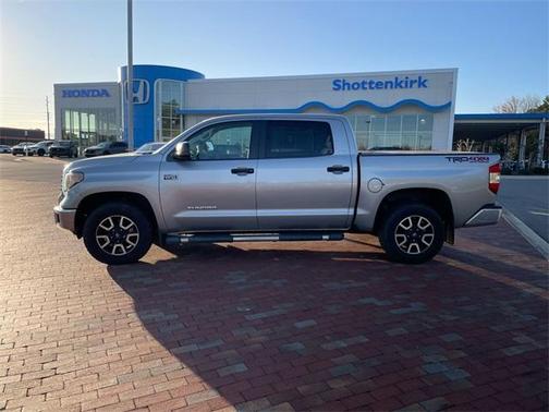 2018 Toyota Tundra SR5