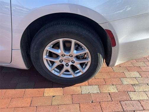 2024 Chrysler Pacifica Touring-L