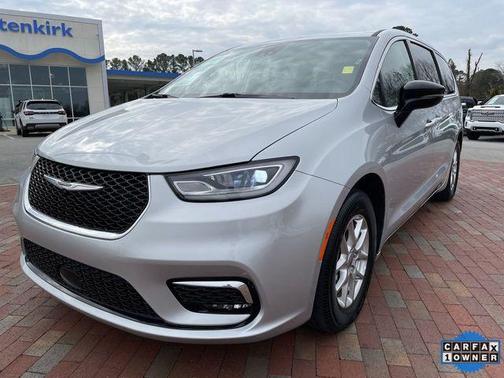 2024 Chrysler Pacifica Touring-L