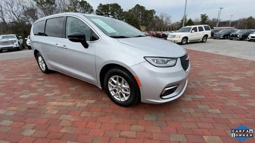 2024 Chrysler Pacifica Touring-L