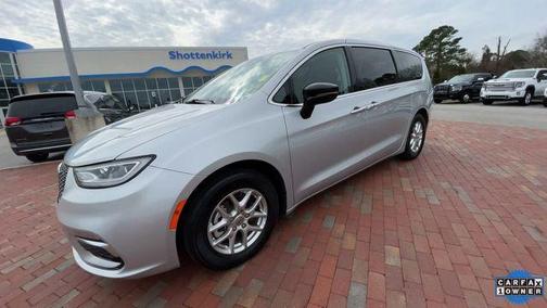 2024 Chrysler Pacifica Touring-L