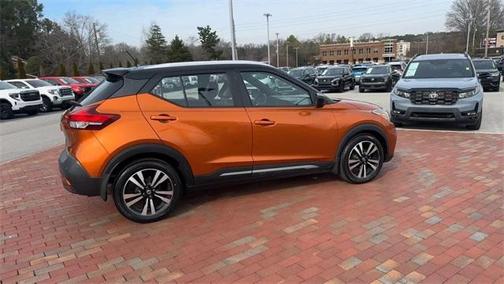 2020 Nissan Kicks SR