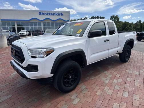 White 2022 Toyota Tacoma SR