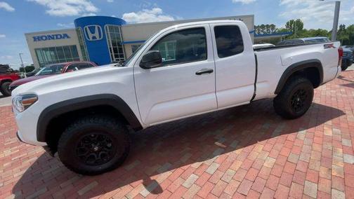 White 2022 Toyota Tacoma SR