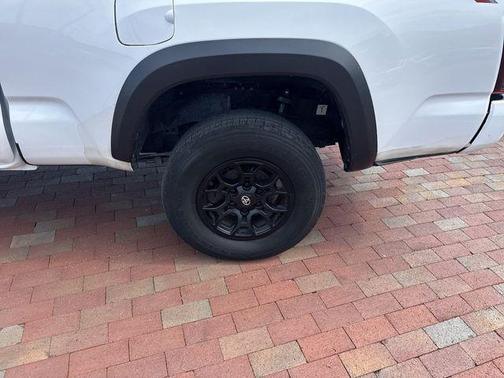 White 2022 Toyota Tacoma SR