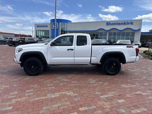 White 2022 Toyota Tacoma SR