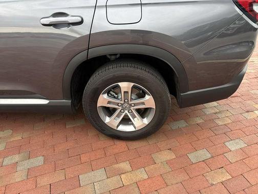 Gray 2025 Honda Pilot EX-L