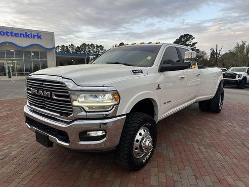 Bright White Clearcoat 2019 RAM 3500 Laramie
