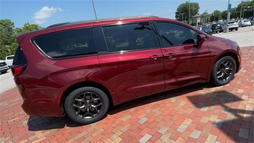 2020 Chrysler Pacifica Touring-L