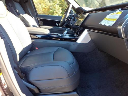 Black 2027 Land Rover Range Rover SE