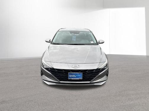 Metal 2023 Hyundai ELANTRA SEL