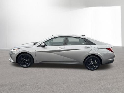 Metal 2023 Hyundai ELANTRA SEL