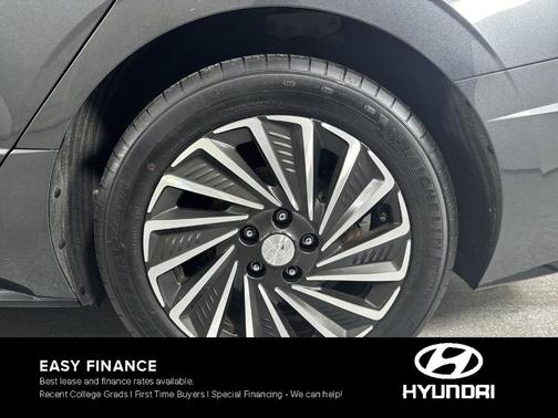 2023 Hyundai SONATA Hybrid Limited