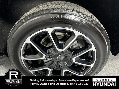2023 Chevrolet Suburban RST