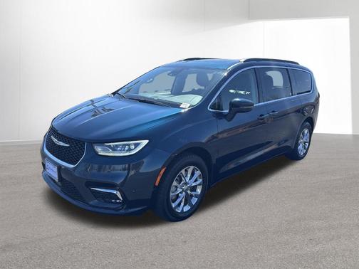 Fathom Blue Pearlcoat 2022 Chrysler Pacifica Touring-L