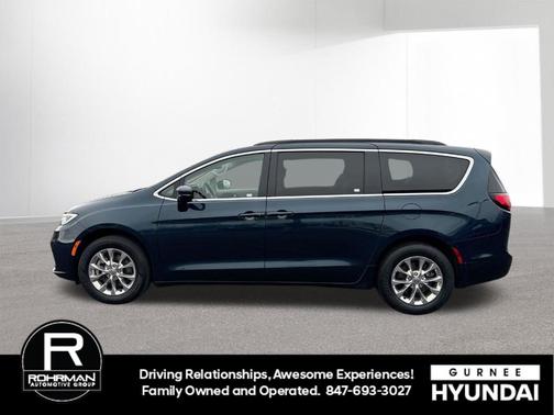 Fathom Blue Pearlcoat 2022 Chrysler Pacifica Touring-L