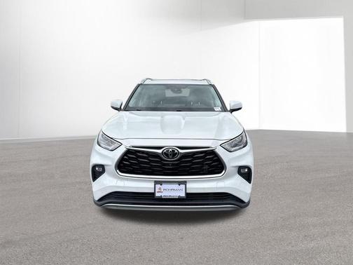 Wind Chill Pearl 2022 Toyota Highlander Platinum