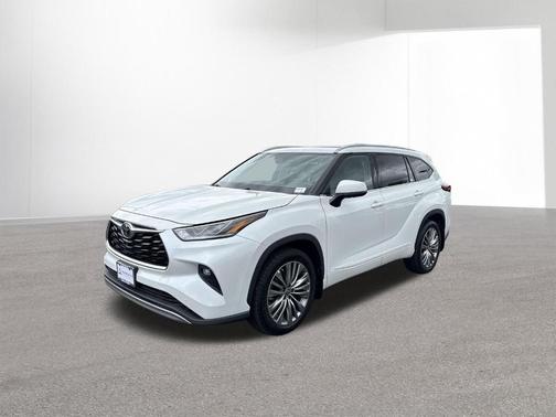Wind Chill Pearl 2022 Toyota Highlander Platinum