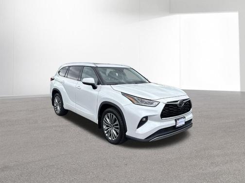 Wind Chill Pearl 2022 Toyota Highlander Platinum