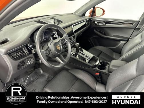 2023 Porsche Macan Base
