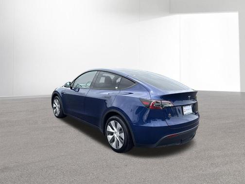 Deep Blue Metallic 2023 Tesla Model Y Long Range