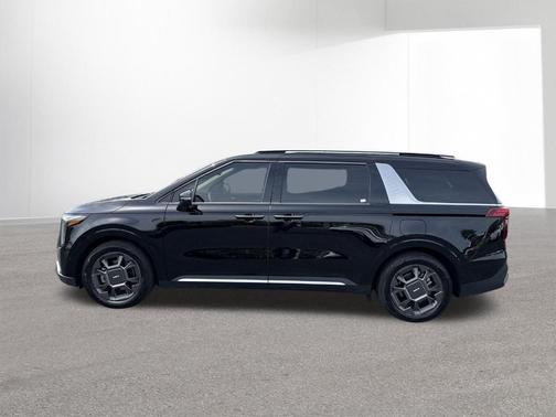 Aurora Black Pearl 2026 Kia Carnival SX
