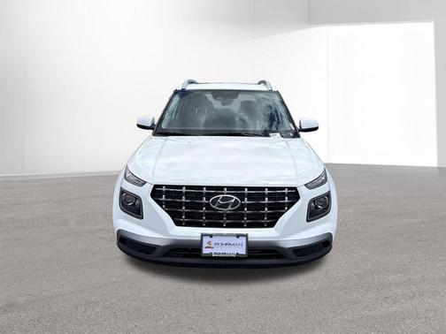 Lunar White 2026 Hyundai VENUE SEL