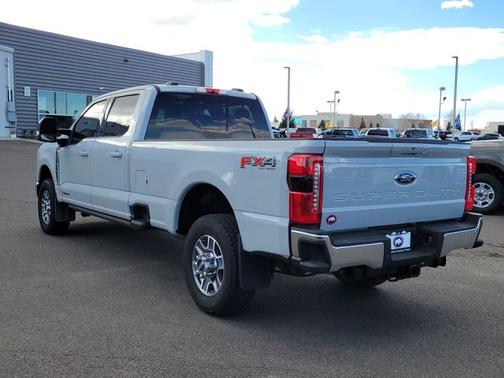 2025 Ford F-350 LARIAT SUPER DUTY